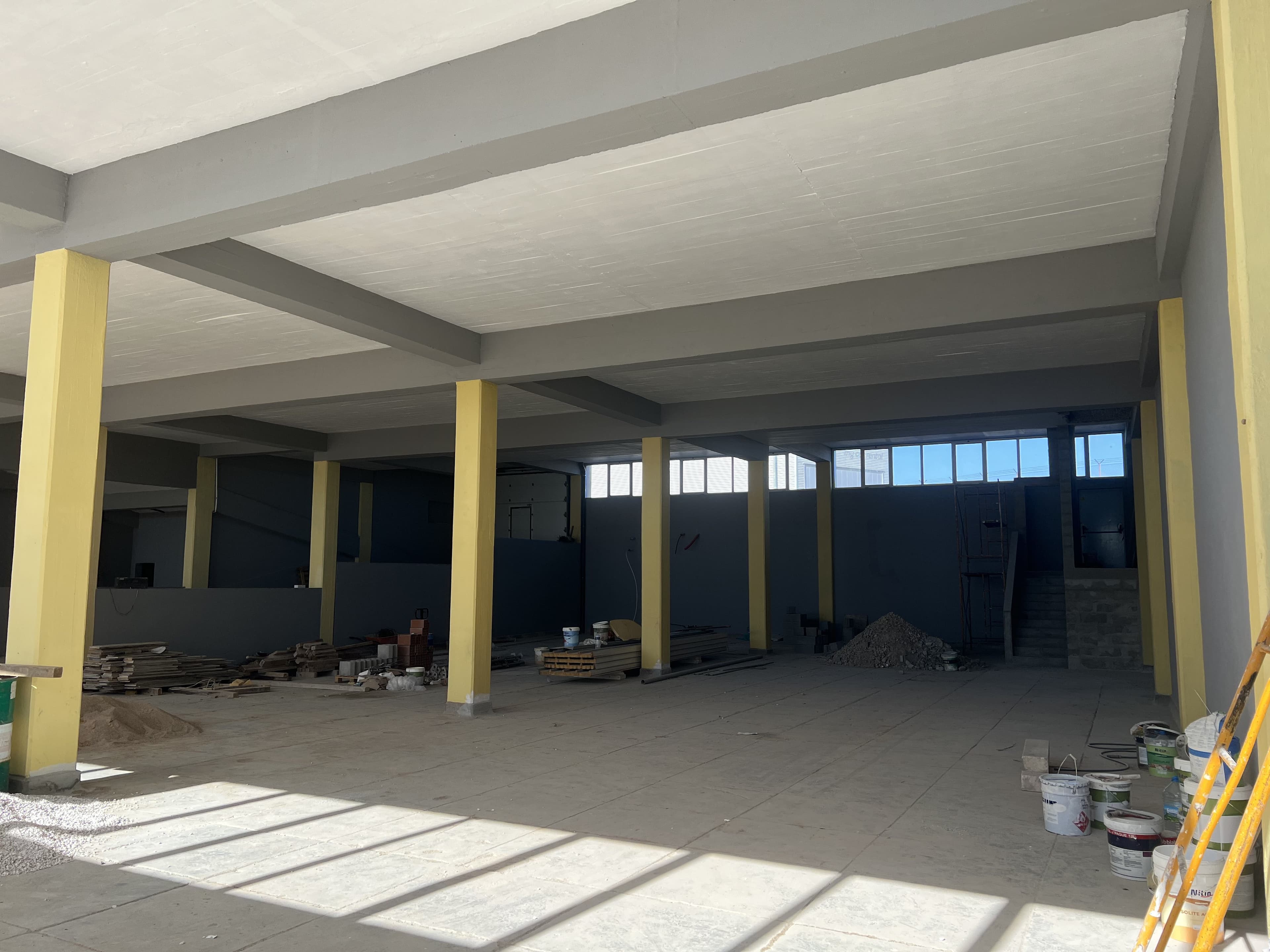 Armazém Rua 1 de Maio 16 - A 3