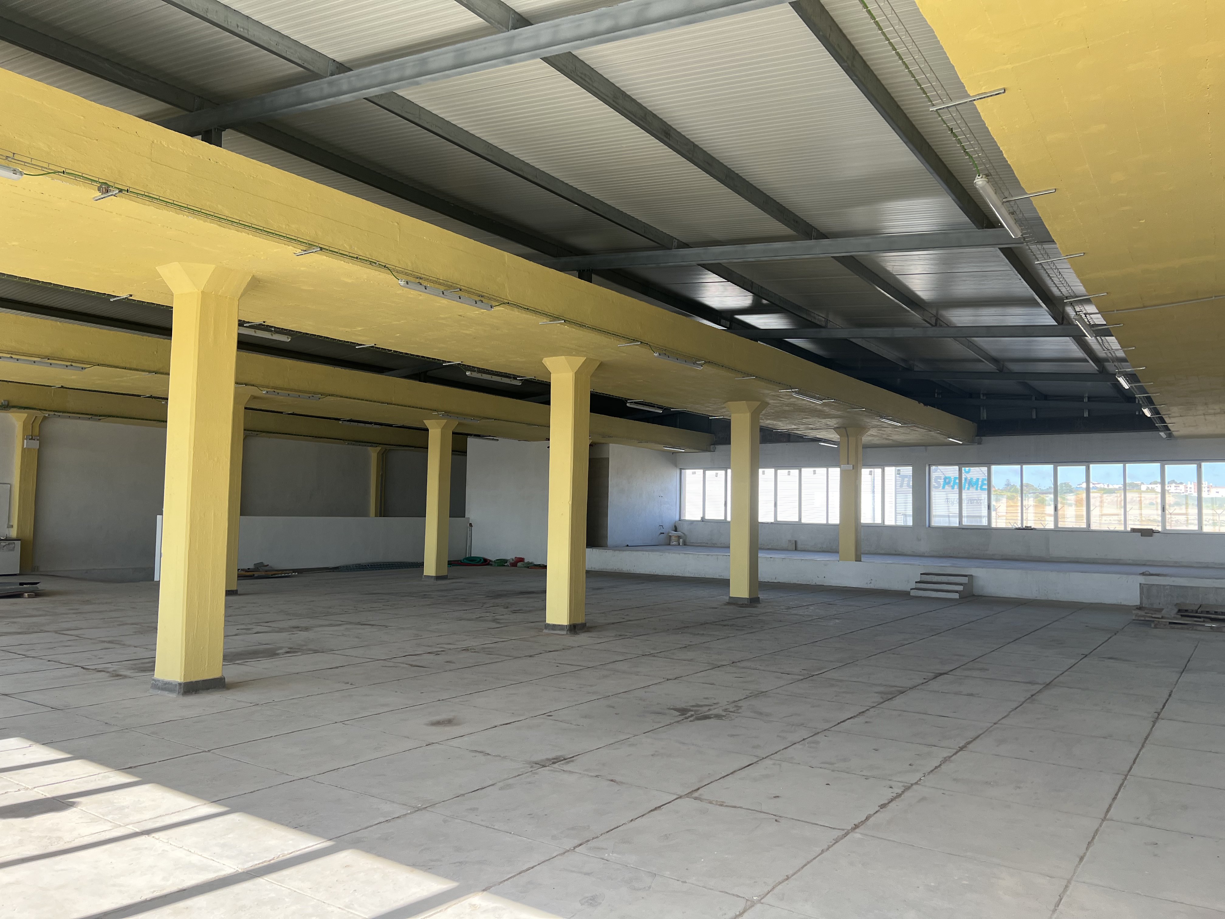 Armazém Rua 1 de Maio 16 - B 2