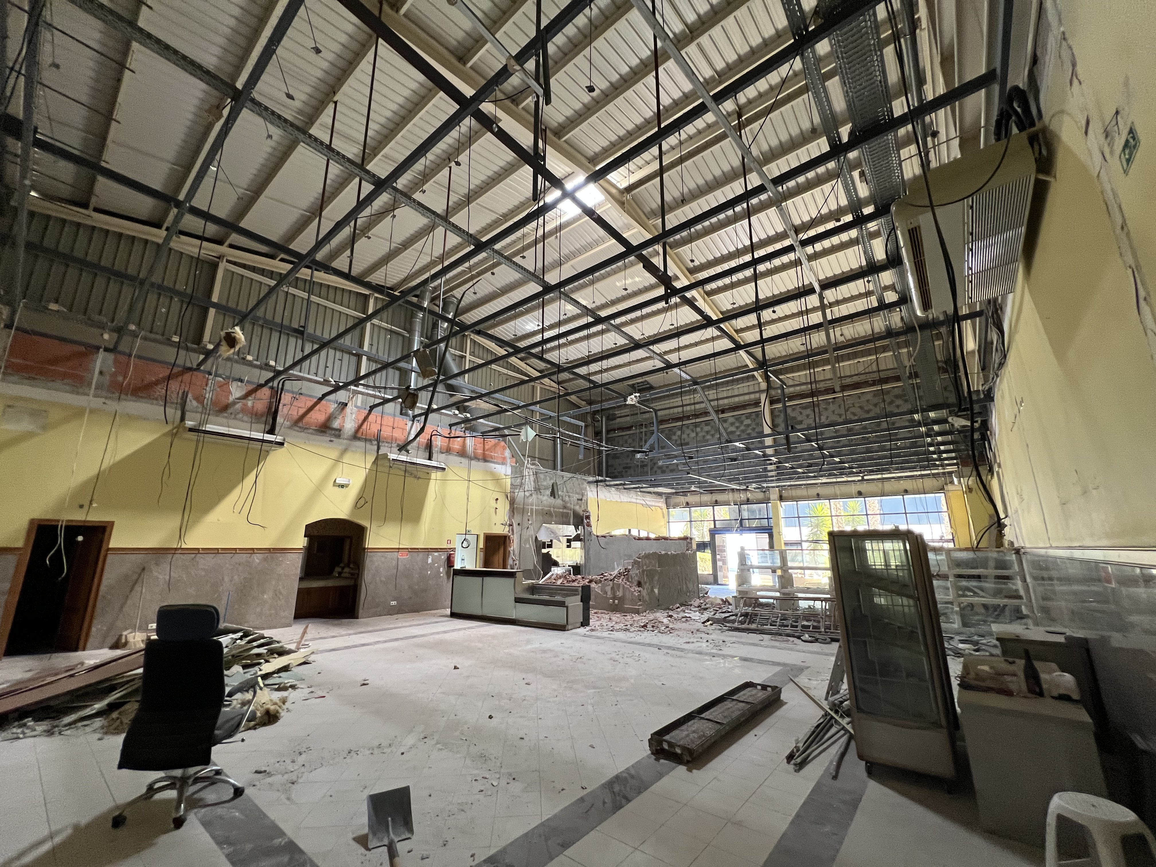 Armazém Rua Casal dos Cavaleiros 1 2